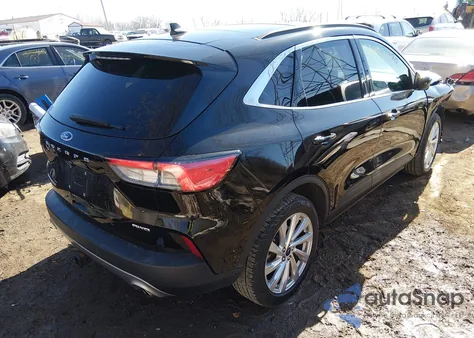2022 Ford Escape Titanium z USA, uszkodzony, nr VIN 1FMCU9J97NUA03685